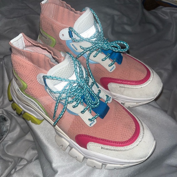 MONCLER
Mesh Panel High-Top Sneakers 7 - Picture 3 of 5